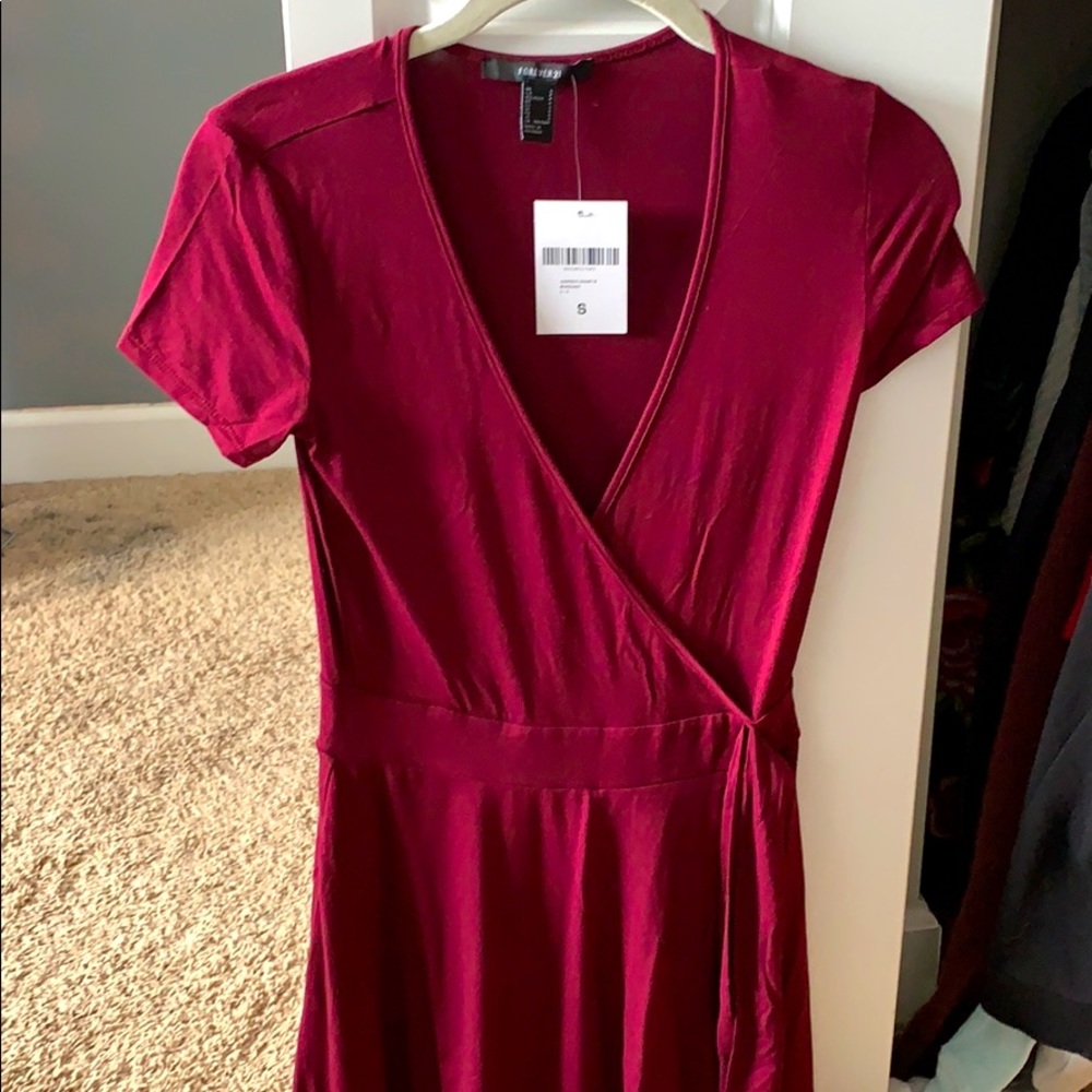 Adorable burgundy faux wrap dress never worn NWT